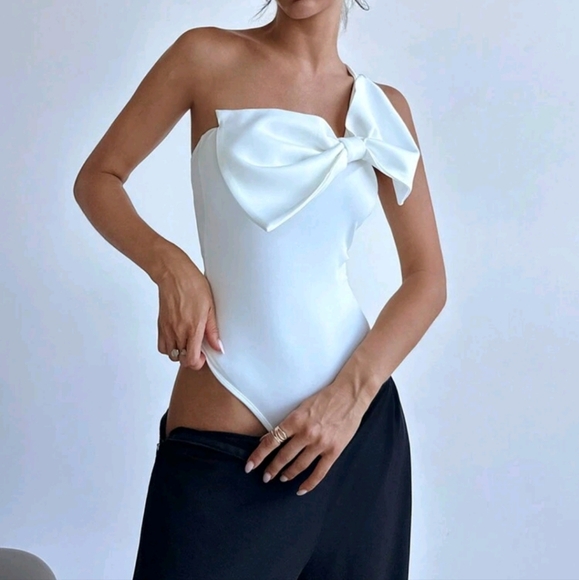 Women's Elegant One Shoulder Bodysuit With Bowknot - Picture 4 of 4